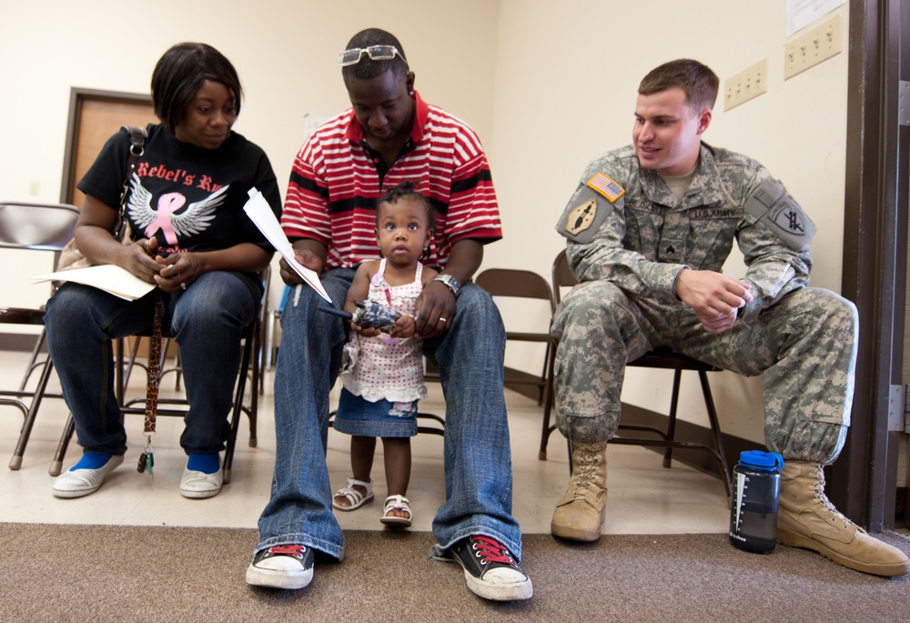 Army Reserve providing care during Arkansas Medical IRT 2011