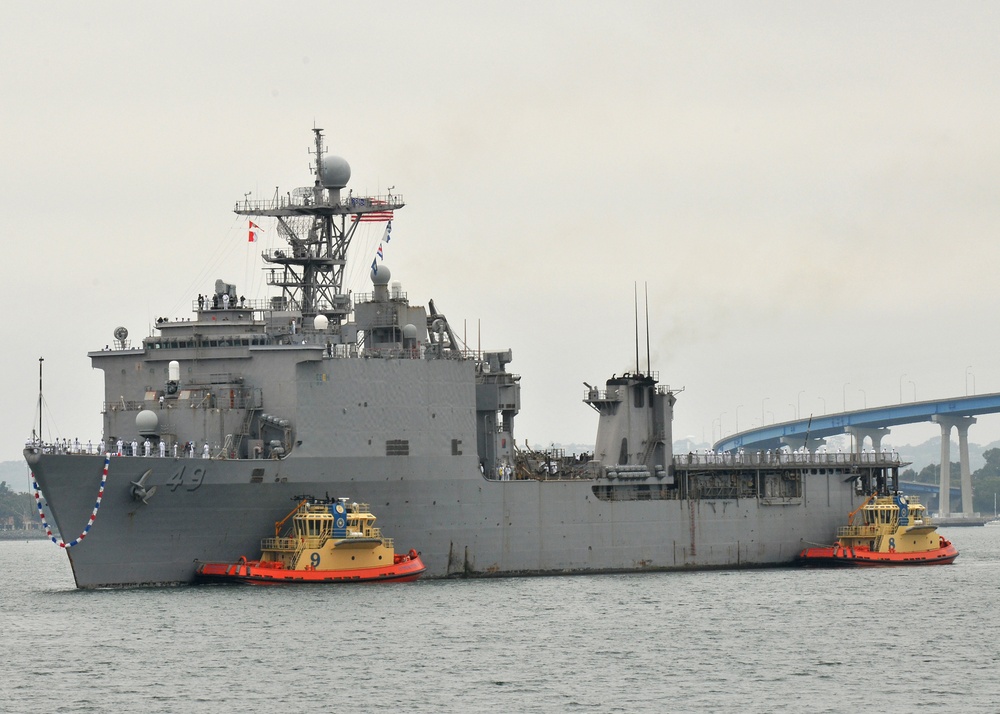 DVIDS - Images - USS Harpers Ferry in San Diego [Image 2 of 2]