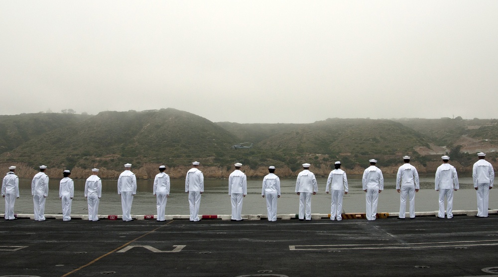 USS Carl Vinson man the rails