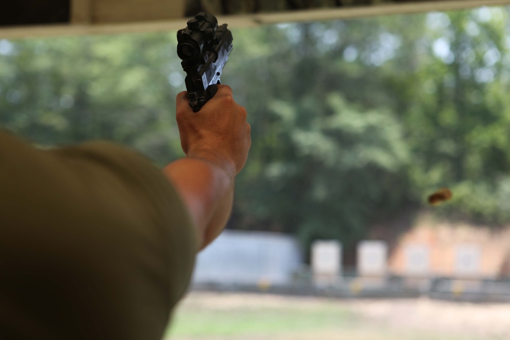 3d MAW Marines shoot ‘em up at pistol competition
