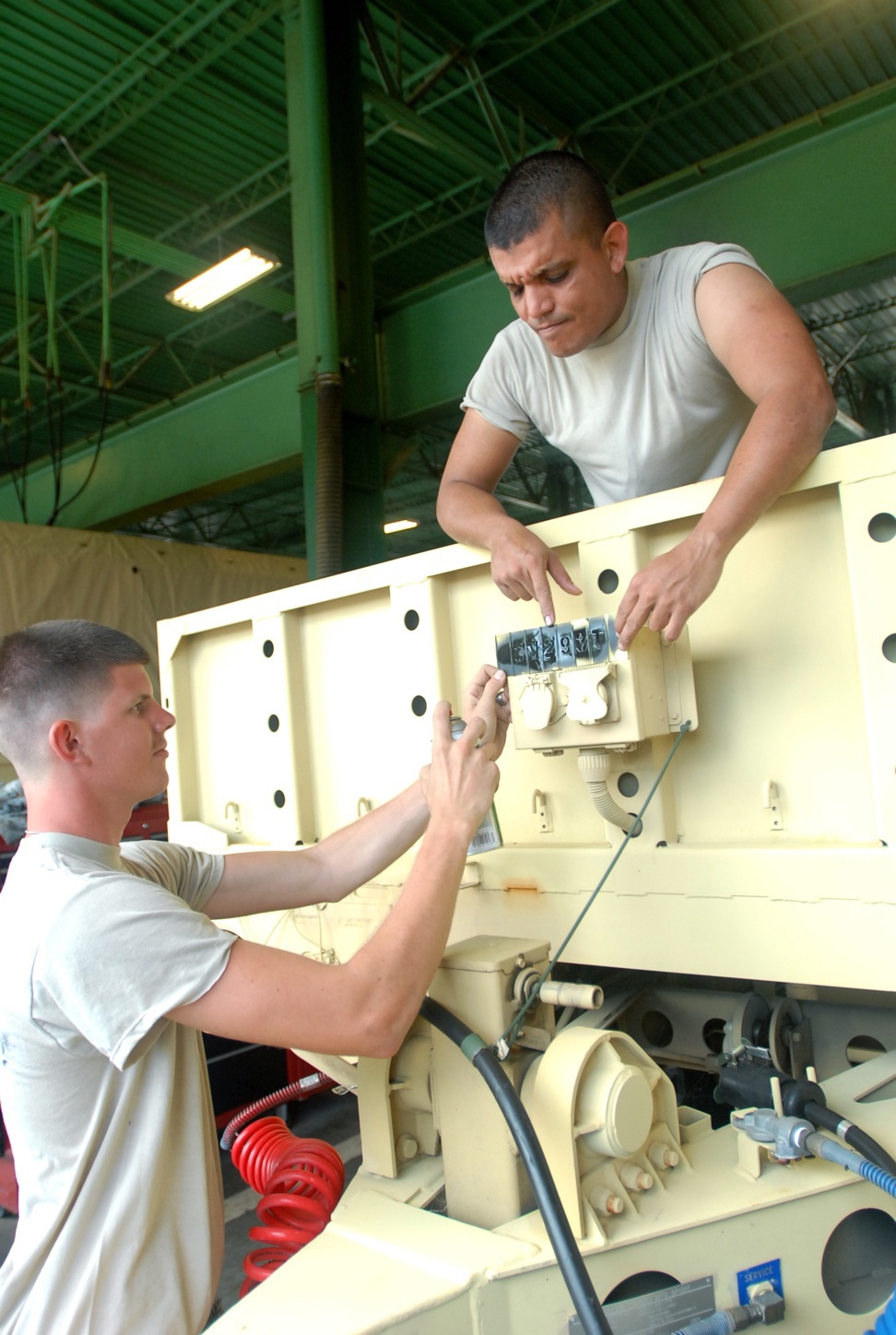 Florida Guardsmen partner with Puerto Rico National Guard for water purification mission