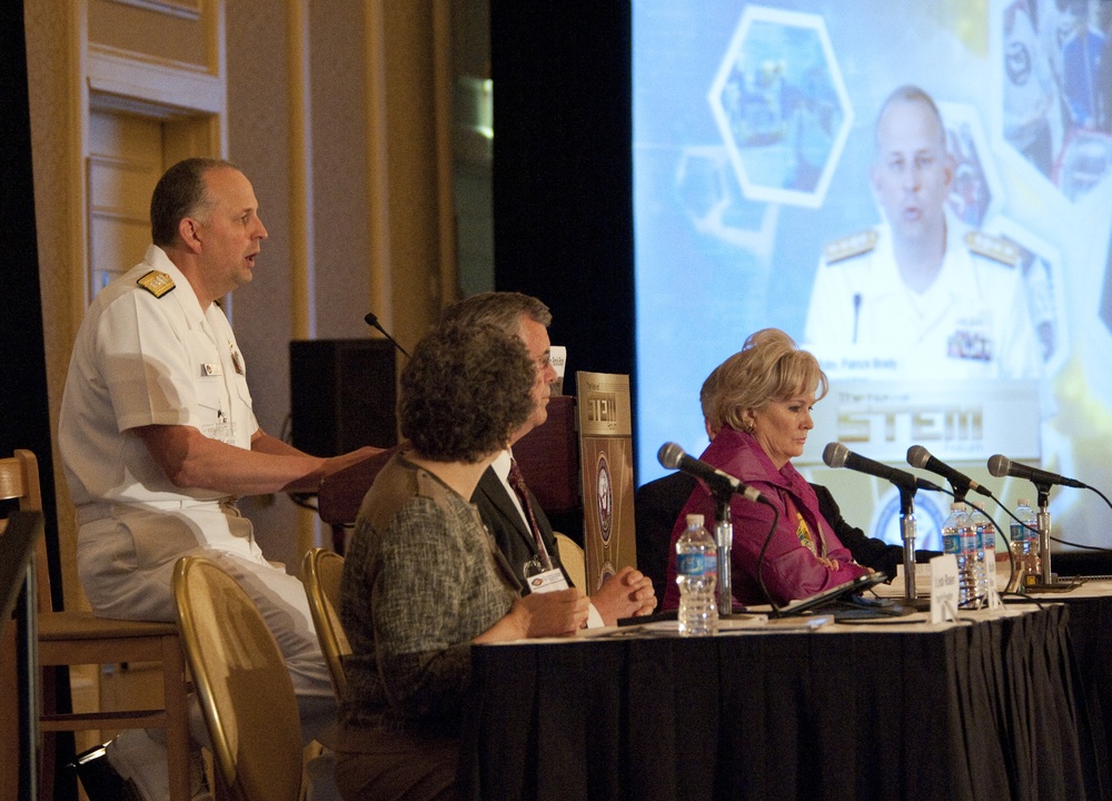 SPAWAR Commander Participates in Office of Naval Research STEM Forum with Navy senior leadership