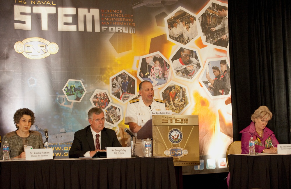 SPAWAR Commander participates in Office of Naval Research STEM Forum with Navy senior leadership