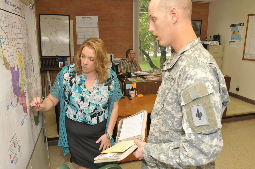 Missouri Guardsmen Work Flood With Local Authorities