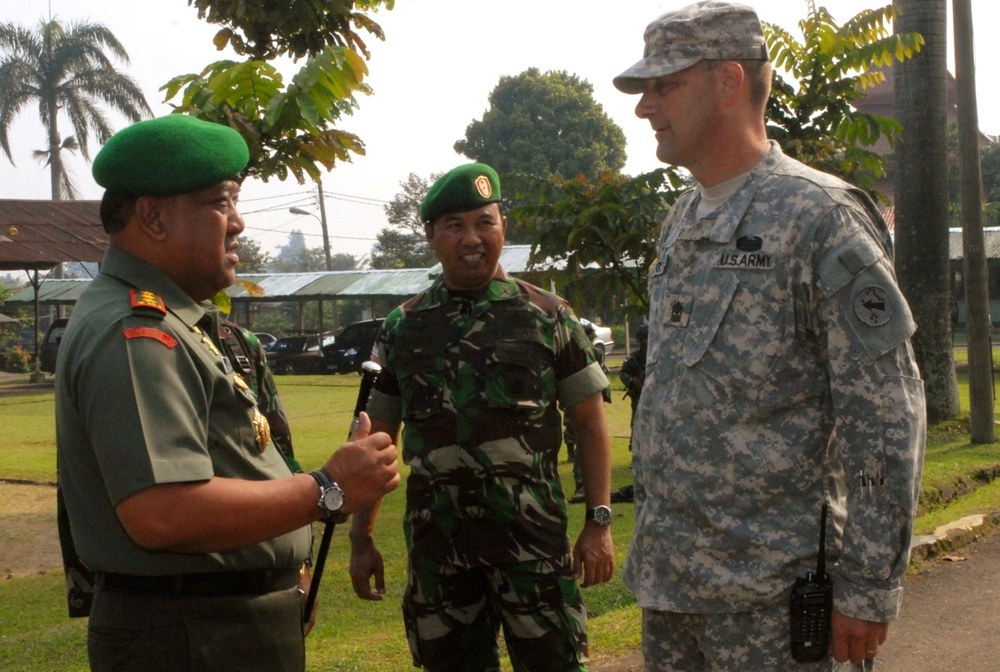 Indonesian army TRADOC commander visits Exercise Garuda Shield