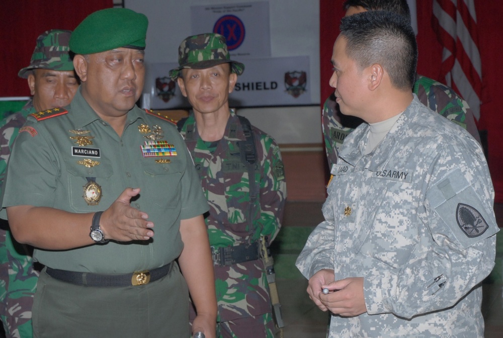 Indonesian army TRADOC commander visits Exercise Garuda Shield