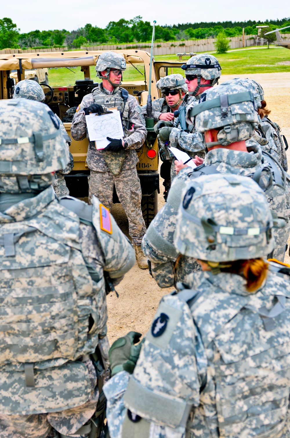 1st BCT soldier train prior to deployment