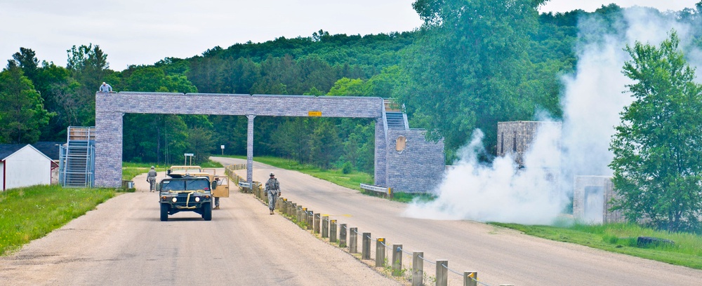 1st BCT soldier train prior to deployment