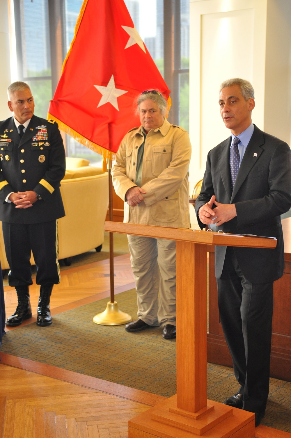 Mayor Rahm Emanuel thanks soldiers and families on Army Birthday