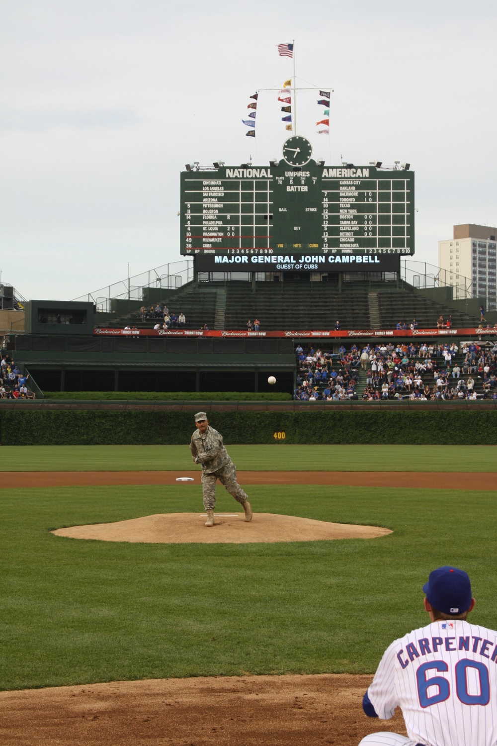 Maj. Gen. Campbell visits Chicago and throws first pitch at the Cubs game