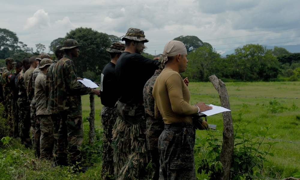 Fuerzas Comando 2011 sets snipers to work