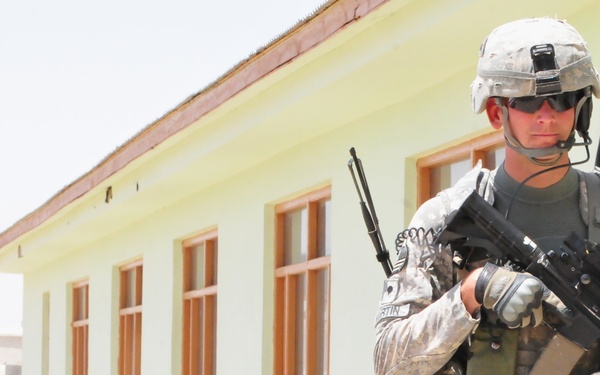 Task Force Gridley soldier pulls security during Gen. Blake's visit
