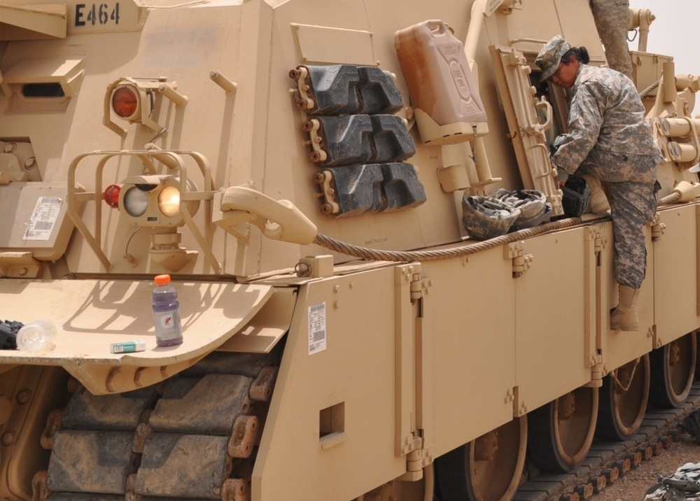 ‘Dragon’ Battalion soldiers prepare recovery vehicles for mission