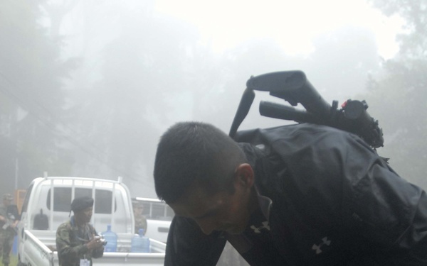 Special operations teams climb volcano at Fuerzas Comando 2011