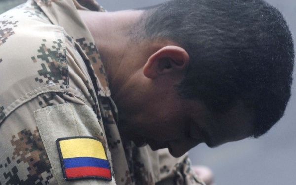 Special operations teams climb volcano at Fuerzas Comando 2011