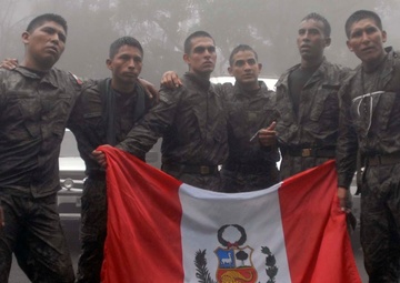 Special operations teams climb volcano at Fuerzas Comando 2011