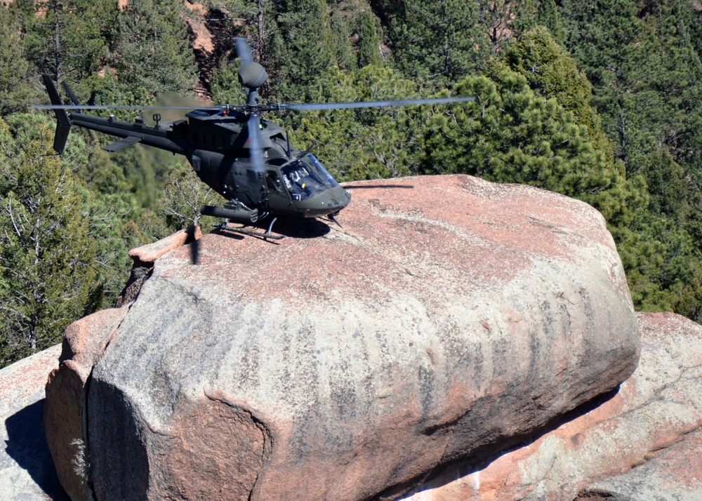 Flies in the Mountains: 82nd CAB Kiowa pilots train for high-altitude flying