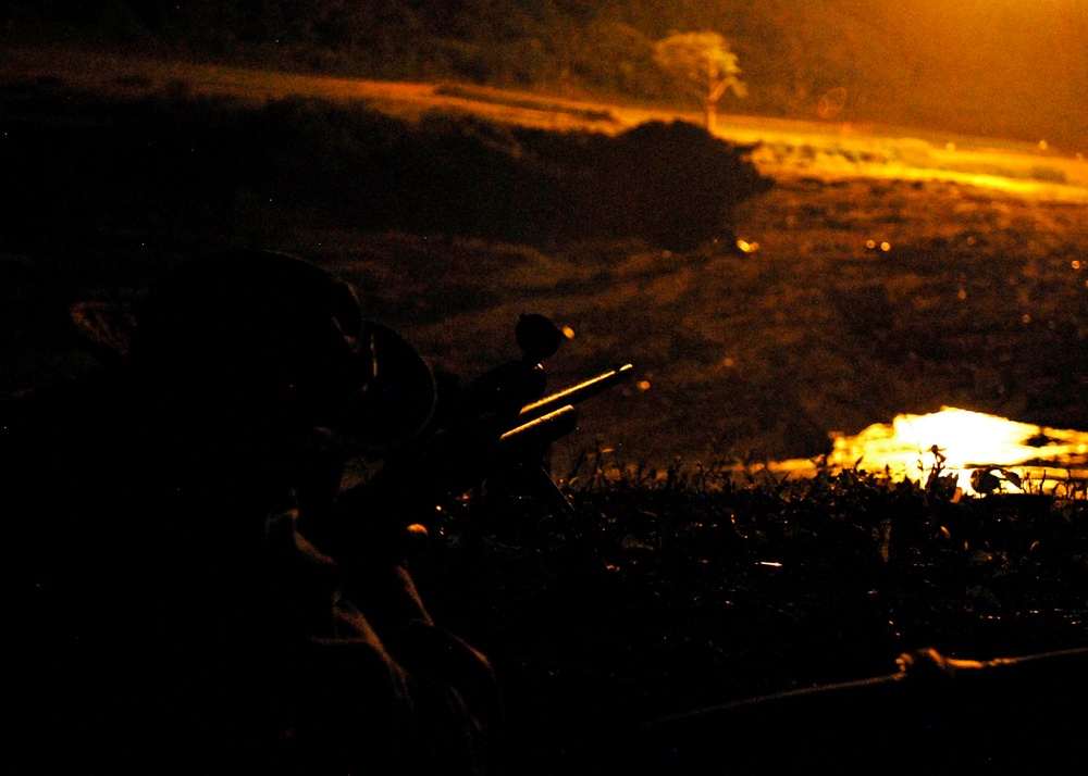 Snipers night qualification event ends at Fuerzas Comando 2011