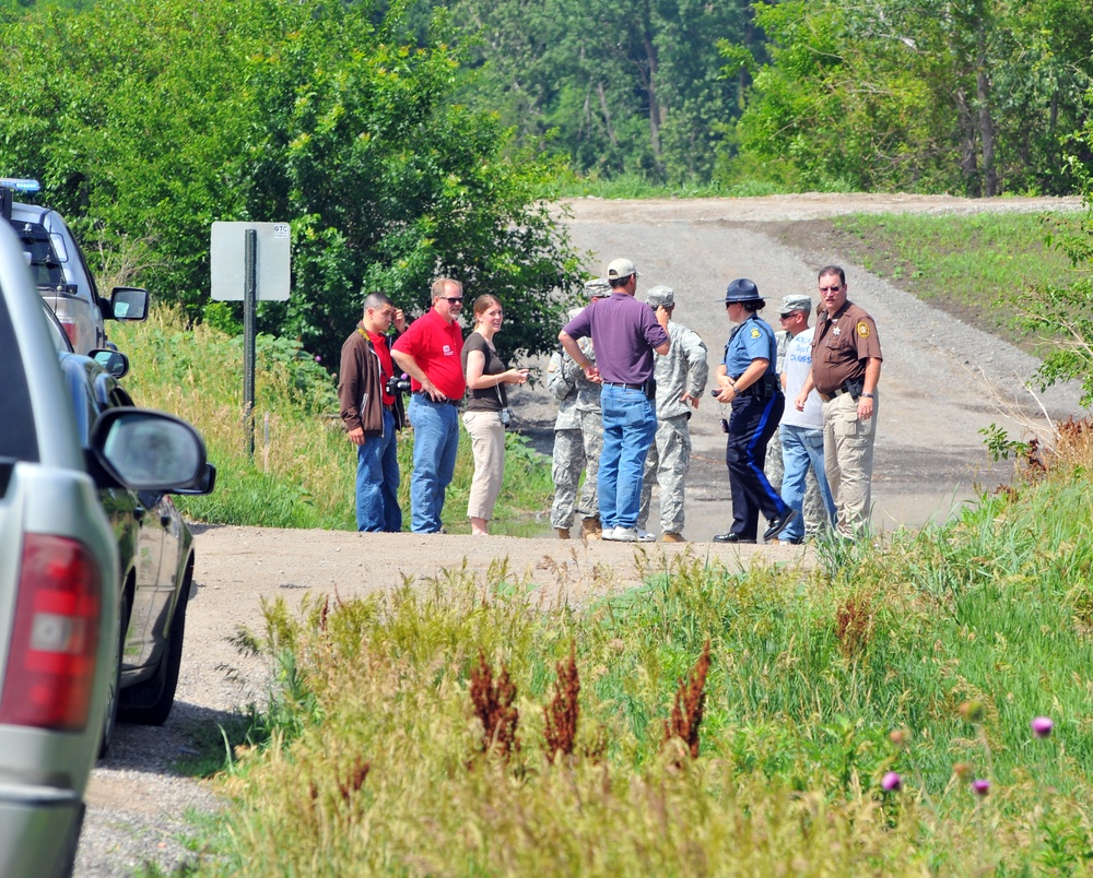 Missouri Guardsmen respond to levee overtop