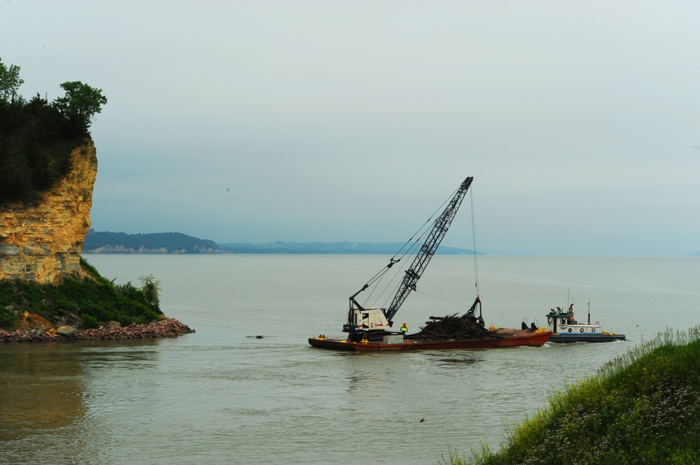 Gavins Point dam sustains 150,000 CFS