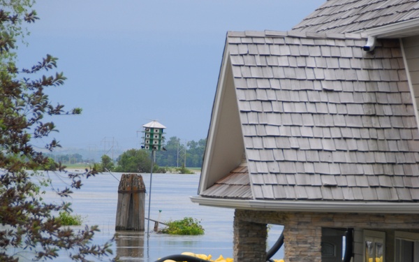 Riv-r-land development