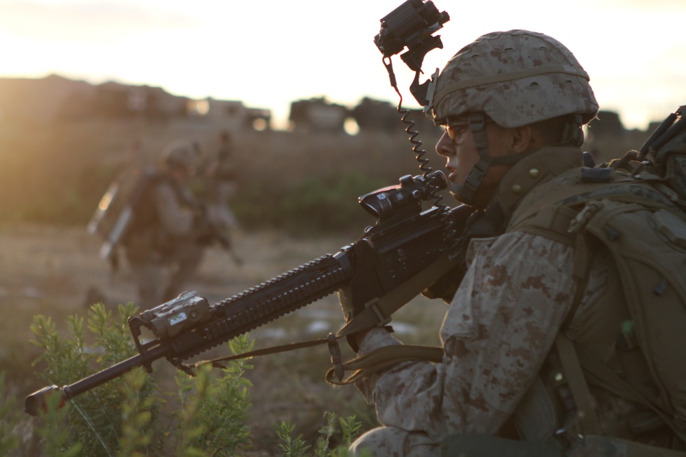 Lima stalks combat town