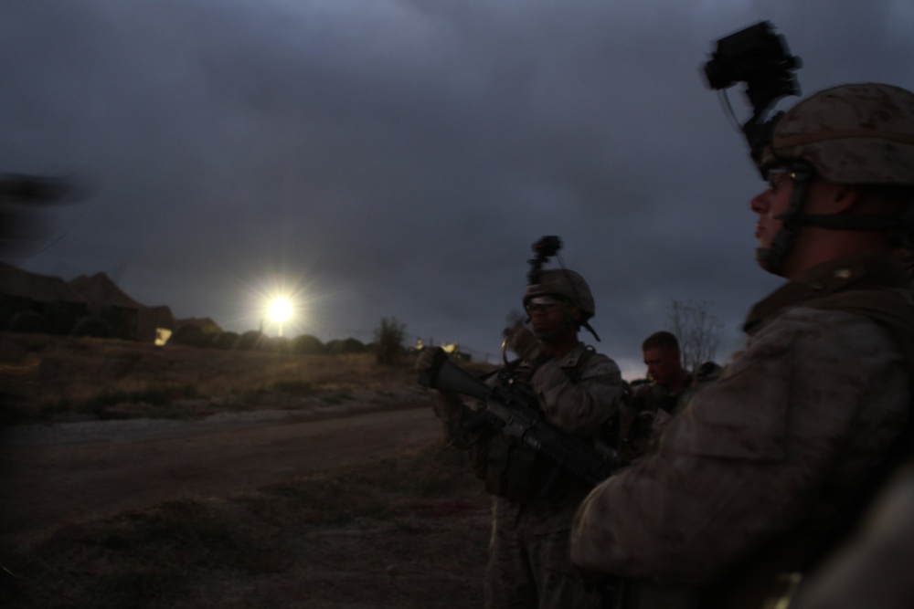 Lima stalks combat town