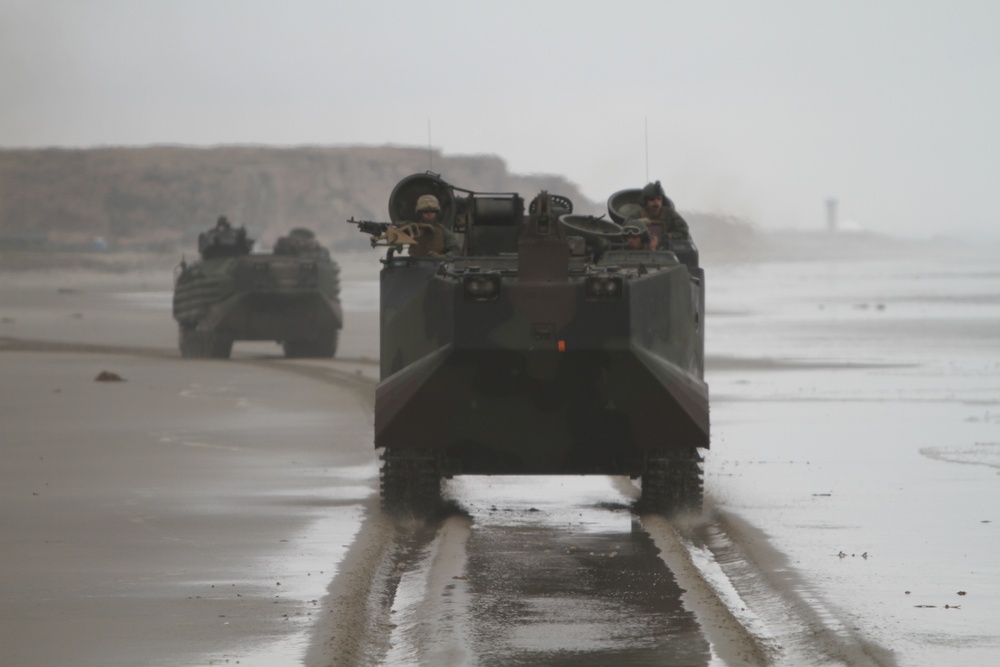 Lima stalks combat town