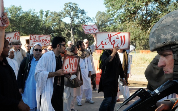 Mock protest - CSTX 91 11-01