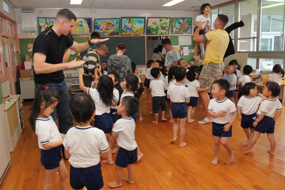 MALS-12 Marines, sailors bring friendship, laughter to local Japanese kindergarten school