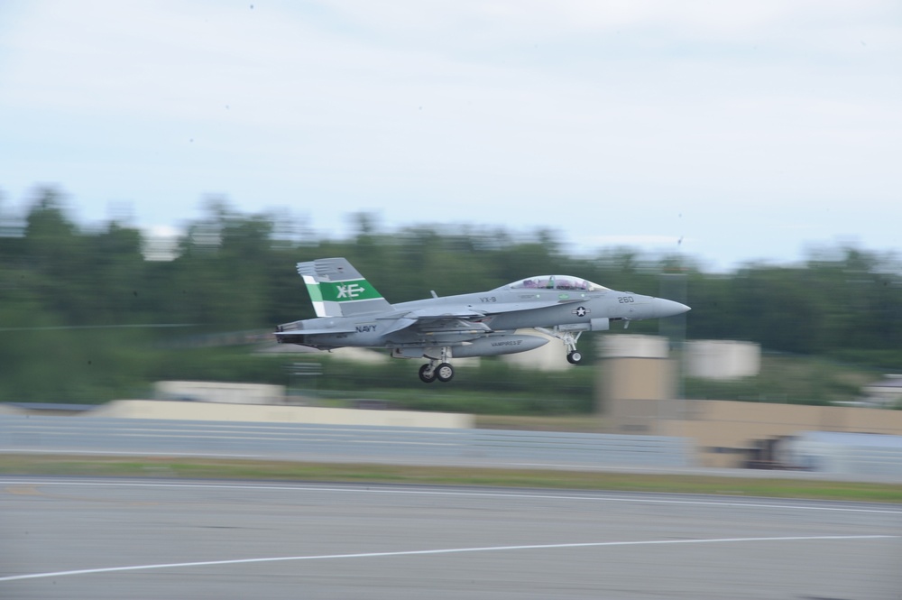Military aviators break service barriers