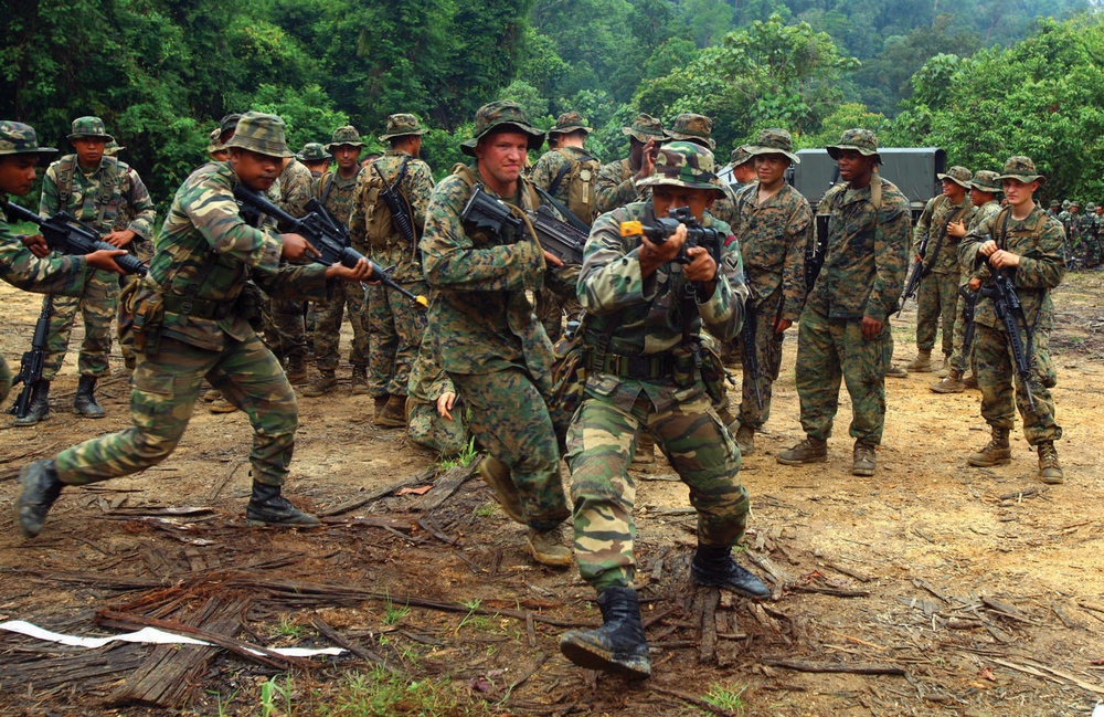 US Marines, sailors share best practices with Malaysian Rangers