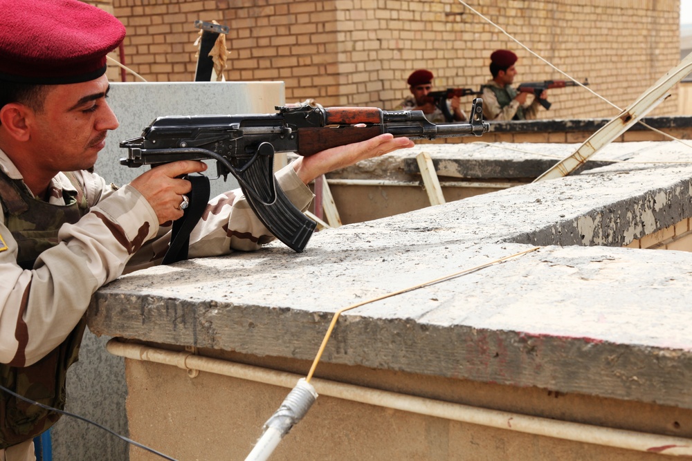 Iraq soldiers provide security at FOB Old Mod