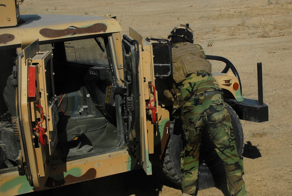 Shooting on the move: Dragon Battalion trains Iraqi Army on mounted gunnery