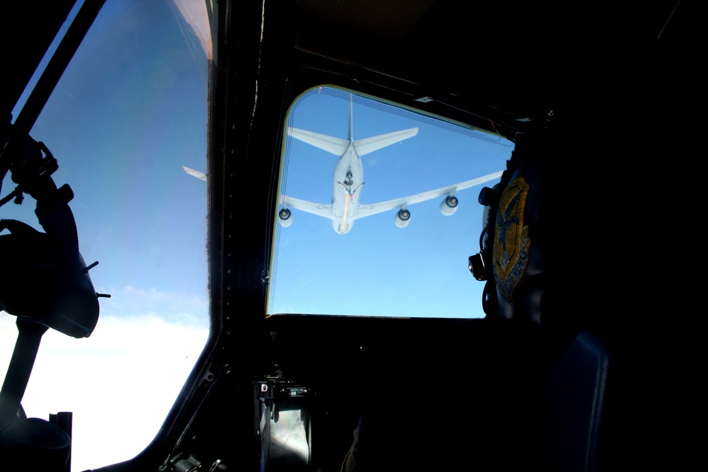 New Hampshire Air National Guard KC-135 refuels C-5M on first Arctic overflight to Afghanistan