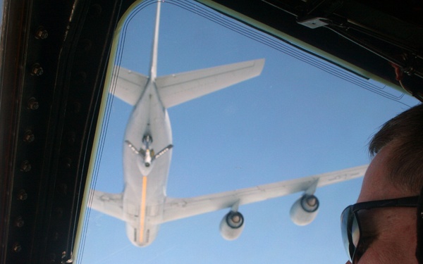 New Hampshire Air National Guard KC-135 refuels C-5M on first Arctic overflight to Afghanistan