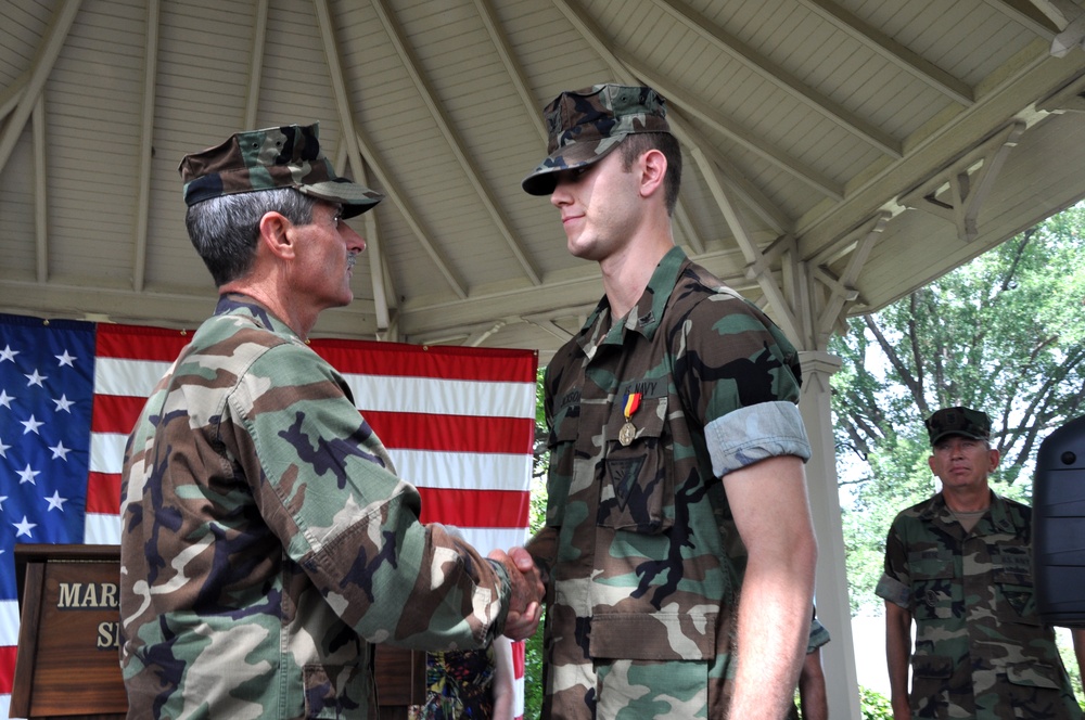 Maritime Expeditionary Security Squadron 4 sailor receives Navy and Marine Corps Medal