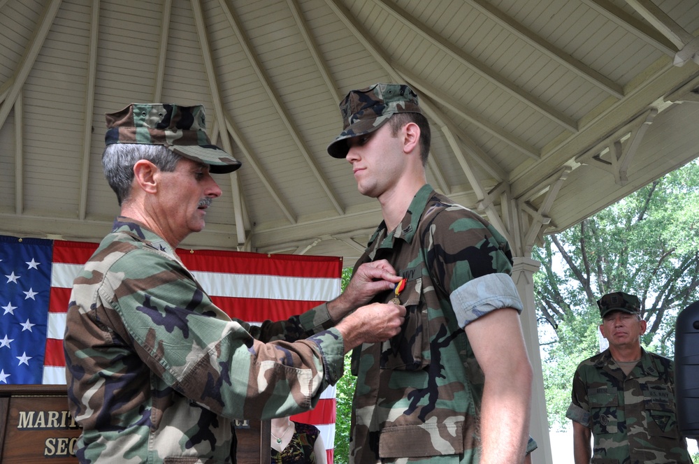 Maritime Expeditionary Security Squadron 4 sailor receives Navy and Marine Corps Medal