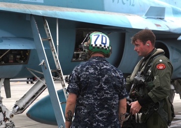 Joint aviators ‘fight’ in Alaskan skies