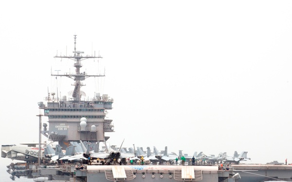 USS Enterprise in the Strait of Bab el Mandeb