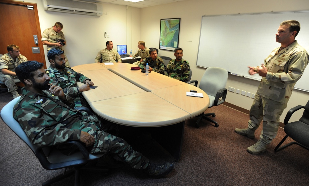 US Navy teaches diving techniques to Pakistan Navy divers