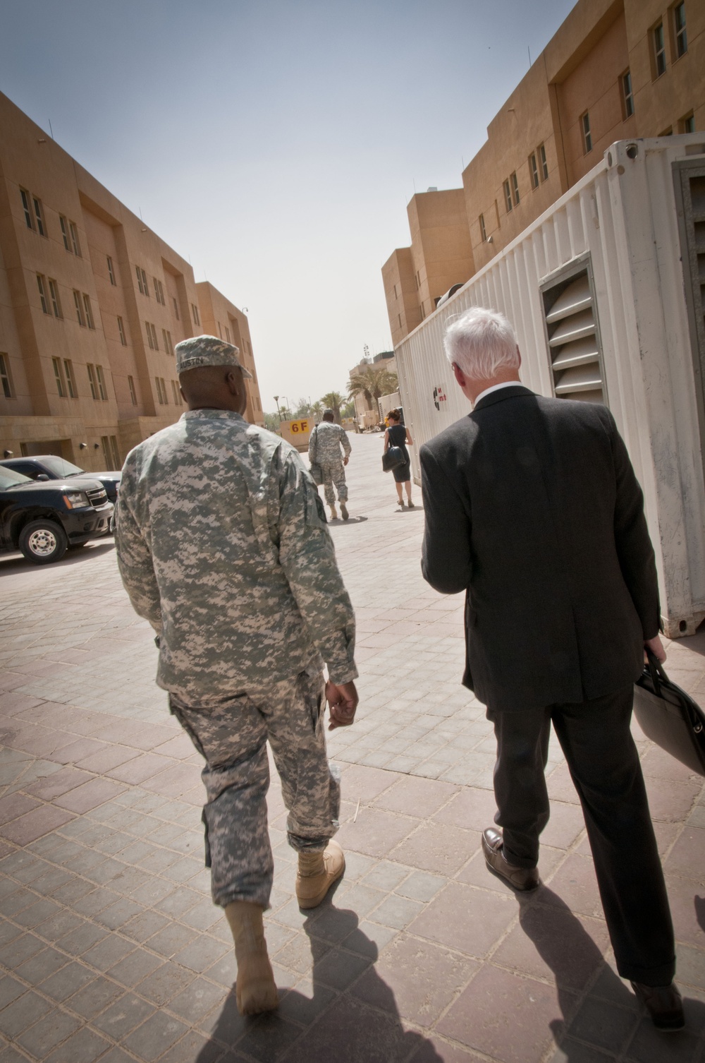 Gen. Austin and Ambassador Jeffrey at the U.S. Embassy, Baghdad, Iraq
