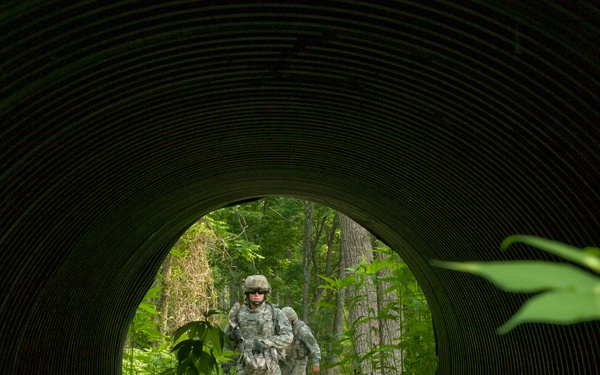 149th Maneuver enhancement brigade soldiers prepare for deployment with combat life saving skills