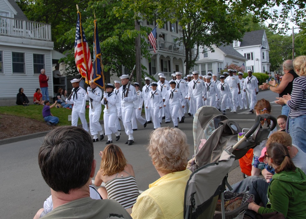 USS Oak Hill