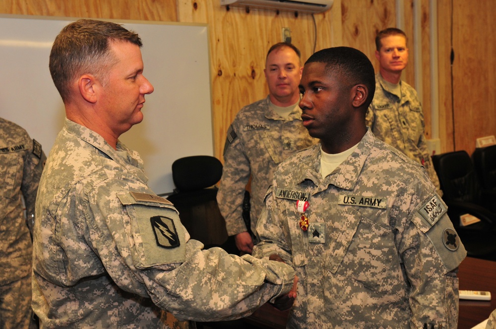 Anderson receives Mississippi Magnolia Medal at Kandahar Airfield