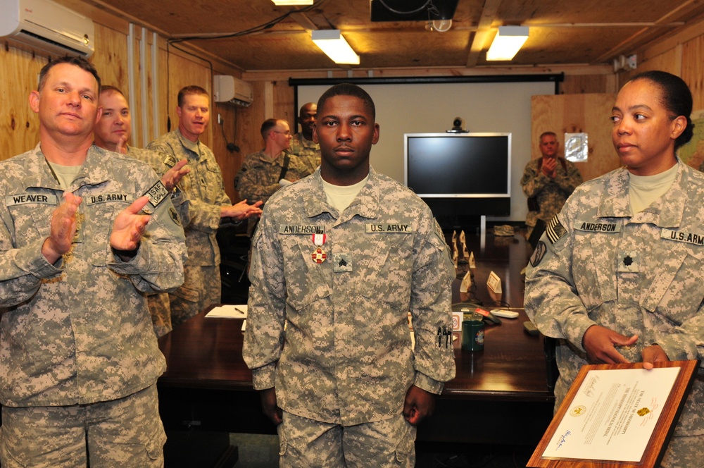 Anderson receives Mississippi Magnolia Medal at Kandahar Airfield