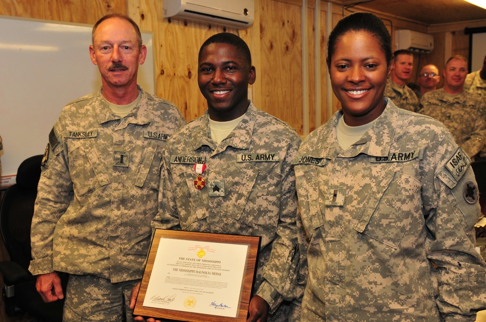 Anderson receives Mississippi Magnolia Medal at Kandahar Airfield