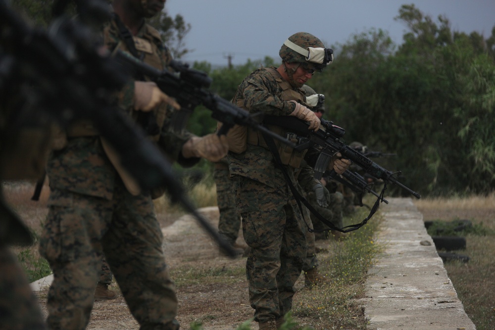 22nd MEU Marines strengthen ties with Greek military