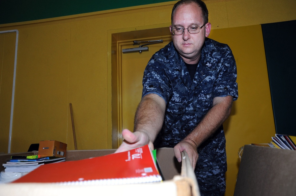 Sailors from Mobile Mine Assembly Unit Eight support Operation Airlift Japan