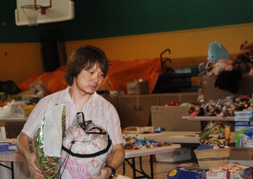 Sailors from Mobile Mine Assembly Unit Eight support Operation Airlift Japan